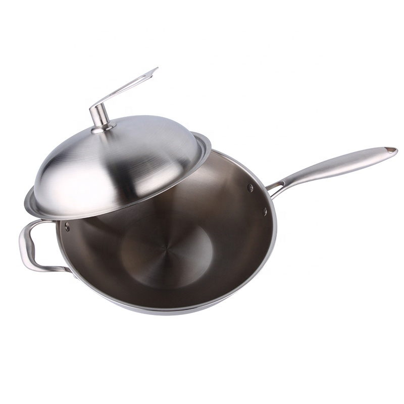 wok af rustfrit stål med låg og langt håndtag
